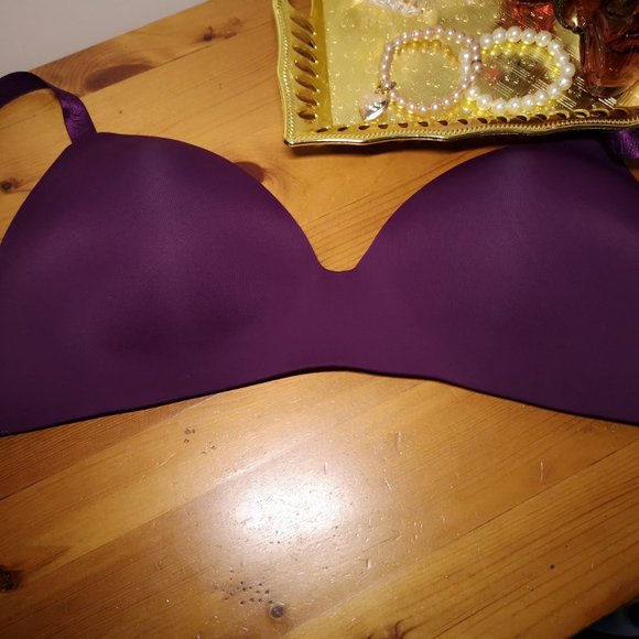 Victoria Secret T-Shirt Wireless Bra - Picture 4 of 6